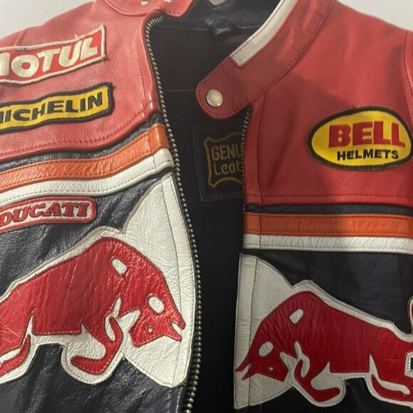 Women's Jacket - Picture 2 of 4